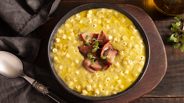 Sopa de ervilha com macarrão Ave Maria