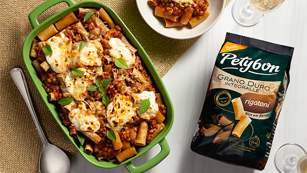 Rigatoni integral com bolonhesa