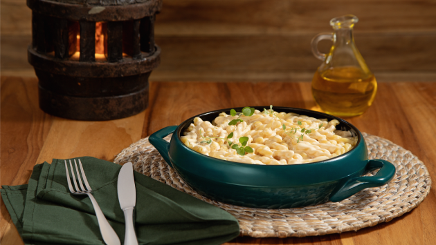 Gemelli com fondue de queijo